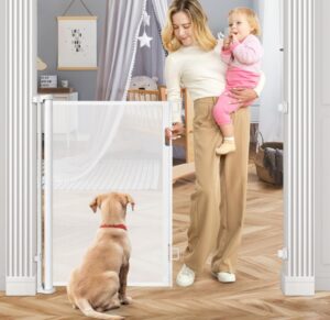 Wide retractable baby gate